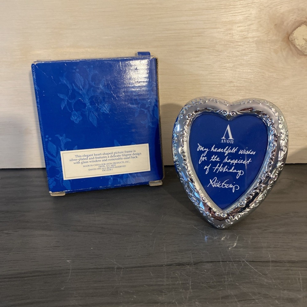 Avon vintage Silver Plated‎ heart Photo frame!